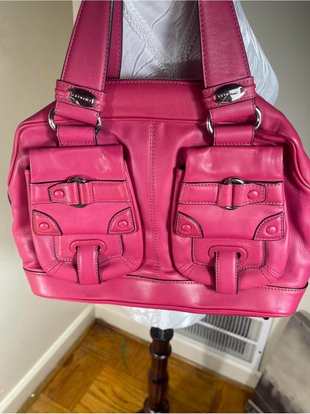 Cromia Fuchsia Leather Shoulder Bag with Front Pocket Details
